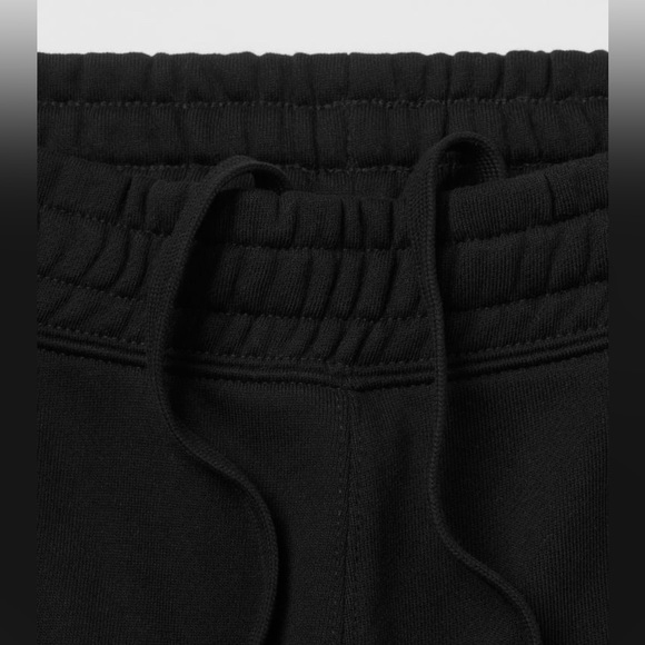 H&M Relaxed fit cotton jogger - Picture 2 of 2